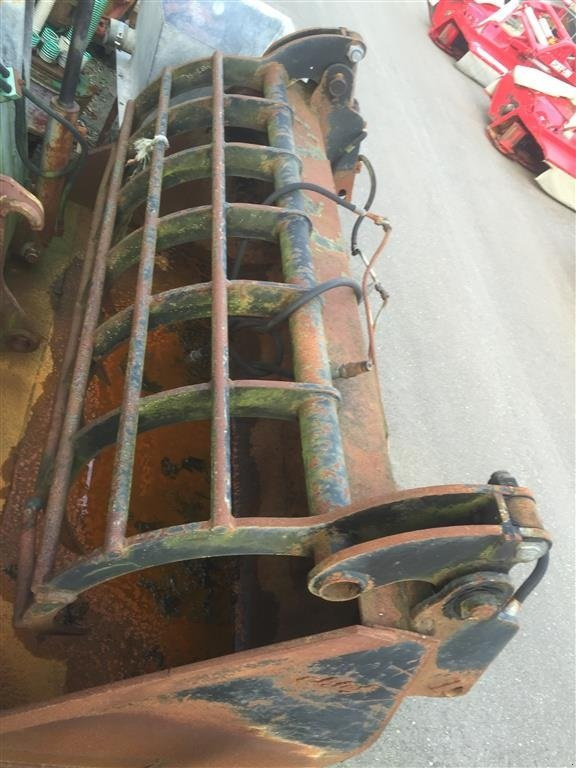 Chief Sonstiges - Cargador frontal para tractor: foto 3 Chief Sonstiges - Cargador frontal para tractor: foto 3