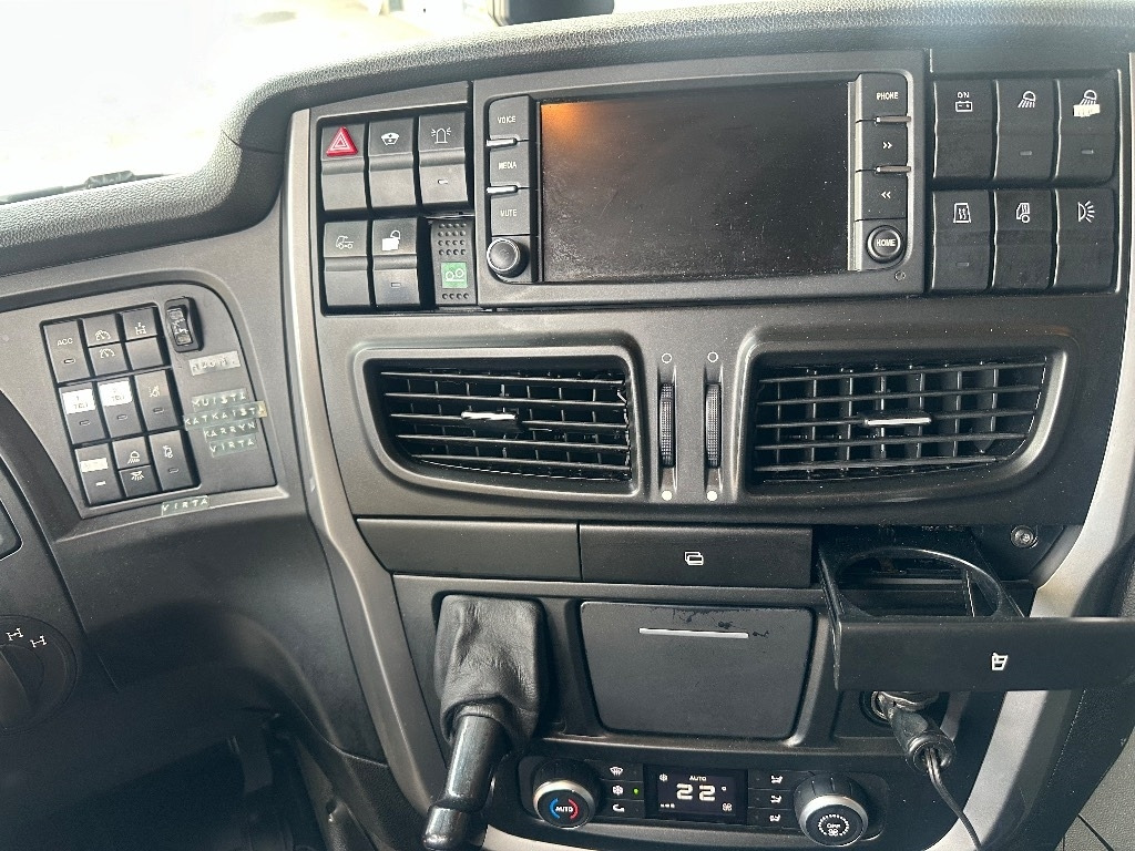 Cabeza tractora Iveco Stralis 560 6x4. Ferrari 726: foto 24