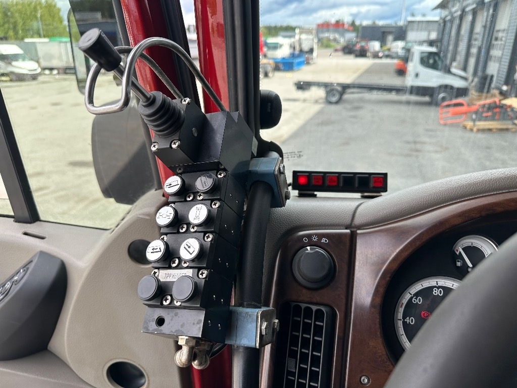 Leasing para DAF XF105.410 8x2  DAF XF105.410 8x2: foto 21