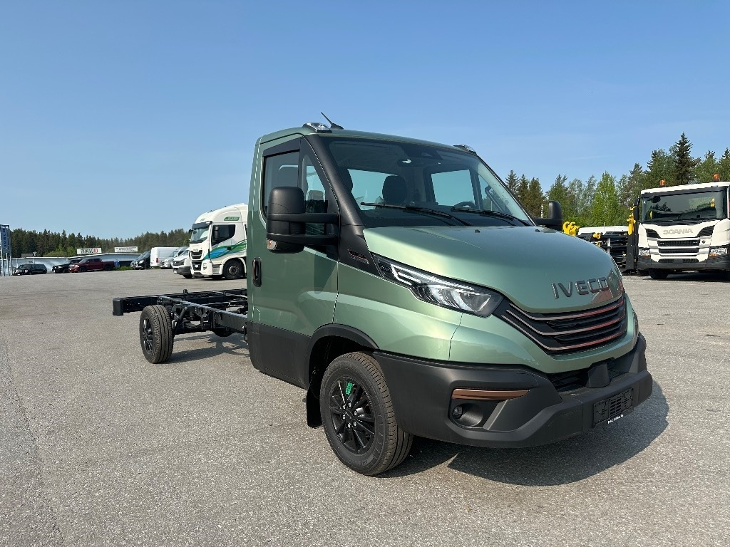 Iveco Daily 35S18A8 alusta - Furgón: foto 3 Iveco Daily 35S18A8 alusta - Furgón: foto 3