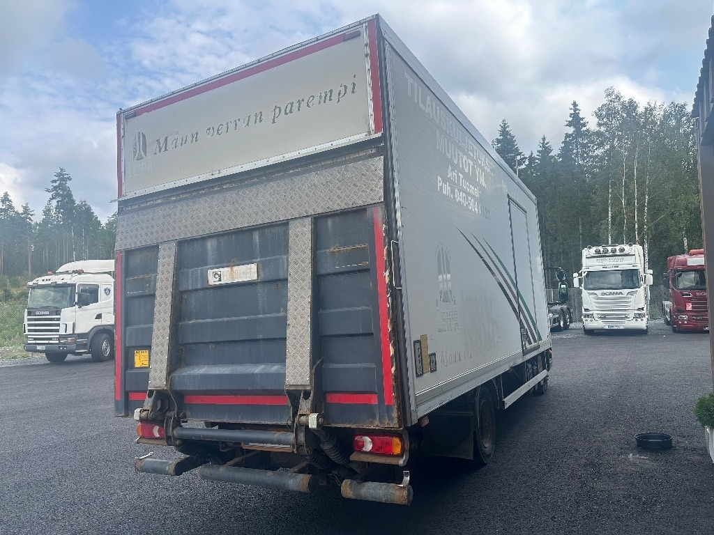 Iveco Eurocargo 100 E22  - Camión caja cerrada: foto 3 Iveco Eurocargo 100 E22  - Camión caja cerrada: foto 3