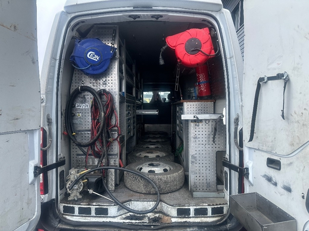 Renault Master huoltoauto varusteineen  - Furgón: foto 2 Renault Master huoltoauto varusteineen  - Furgón: foto 2