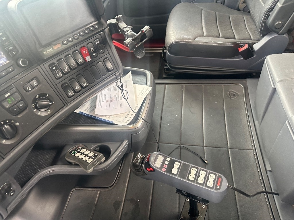 Camión multibasculante Scania R580 6x2*4: foto 17