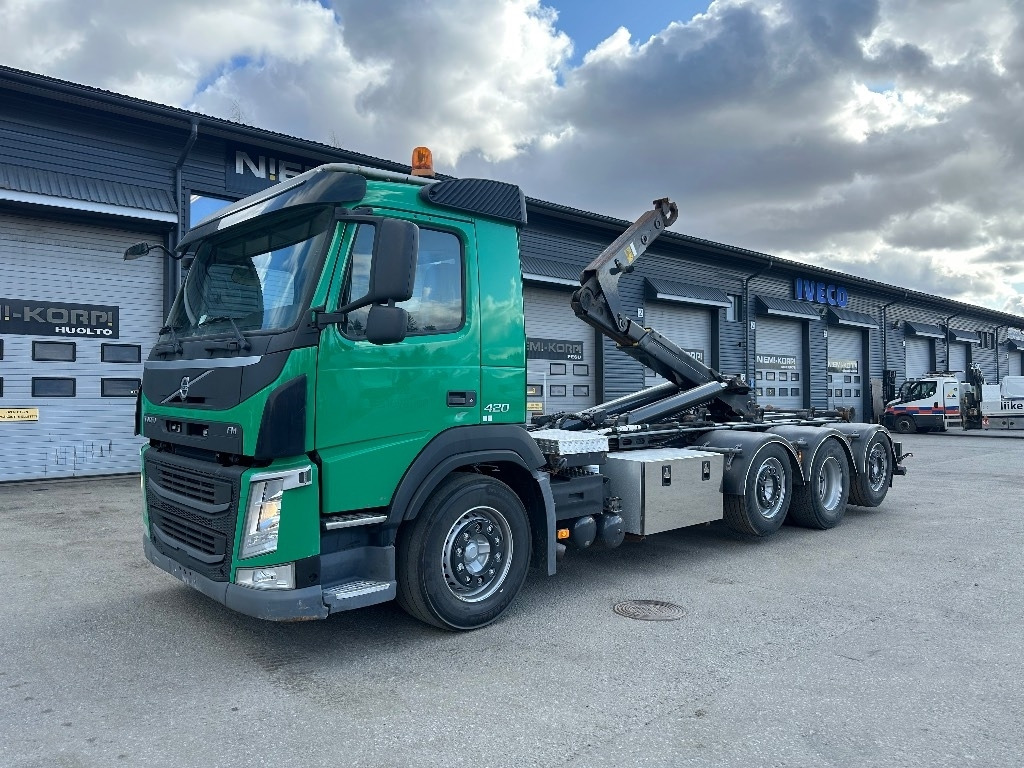 Volvo FM 420 8x2/4 - Camión multibasculante: foto 1 Volvo FM 420 8x2/4 - Camión multibasculante: foto 1