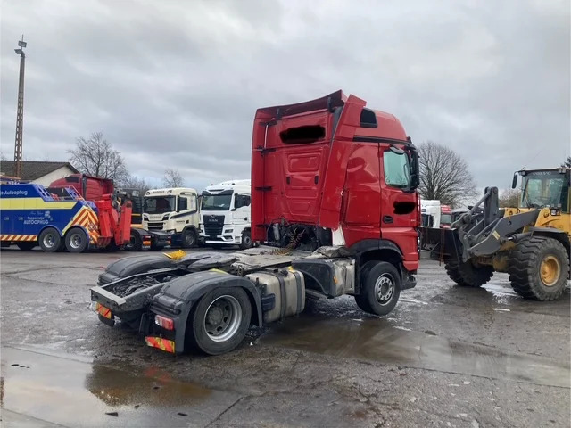 Mercedes Actros 1851 - Cabeza tractora: foto 3 Mercedes Actros 1851 - Cabeza tractora: foto 3