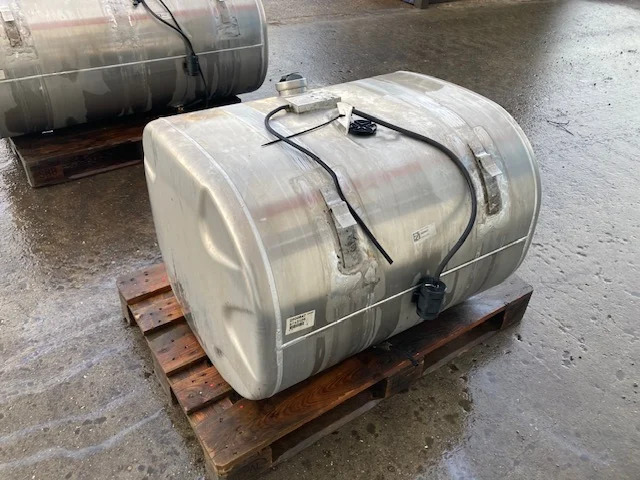 Scania Diesel tank – Scania 2713470 - Depósito de combustible para Camión: foto 4 Scania Diesel tank – Scania 2713470 - Depósito de combustible para Camión: foto 4