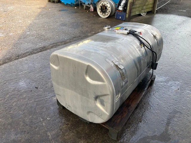 Scania Diesel tank – Scania 2714200 - Depósito de combustible para Camión: foto 4 Scania Diesel tank – Scania 2714200 - Depósito de combustible para Camión: foto 4
