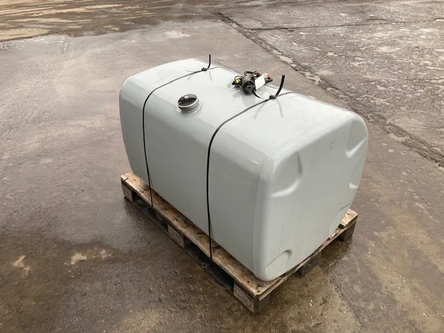 Scania Diesel tank – Scania 2849797 - Depósito de combustible para Camión: foto 4 Scania Diesel tank – Scania 2849797 - Depósito de combustible para Camión: foto 4