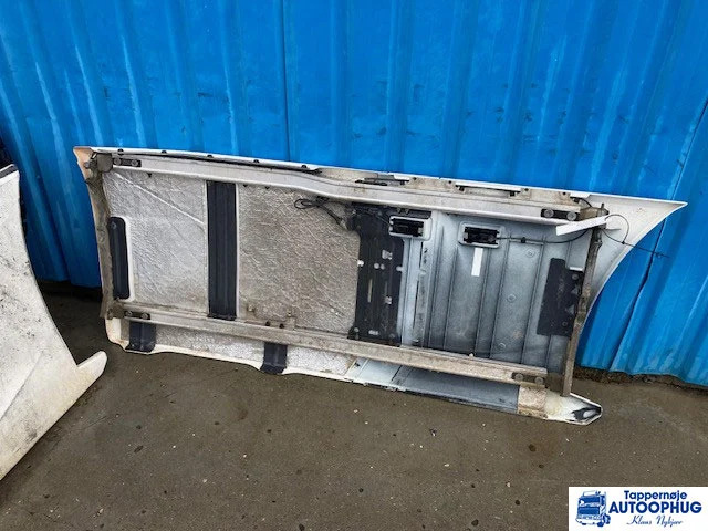 Scania NGS side skirt RH AA 2950mm - Carrocería y exterior para Camión: foto 2 Scania NGS side skirt RH AA 2950mm - Carrocería y exterior para Camión: foto 2