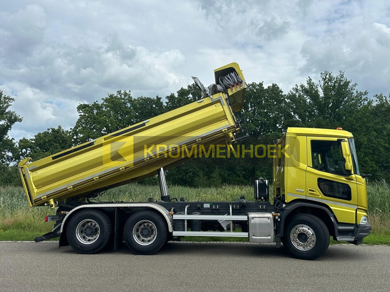 DAF XD 450 FAT Demo | 6x4 | 3 zijdige Kipper - Camión volquete: foto 2 DAF XD 450 FAT Demo | 6x4 | 3 zijdige Kipper - Camión volquete: foto 2