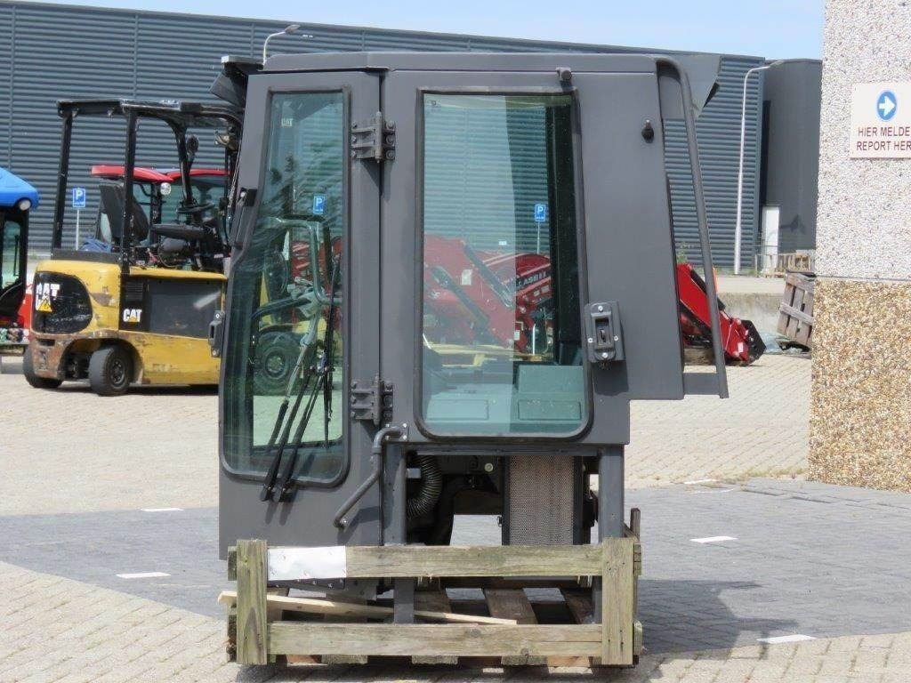 New Holland CE - Cabina para Maquinaria de construcción: foto 3 New Holland CE - Cabina para Maquinaria de construcción: foto 3