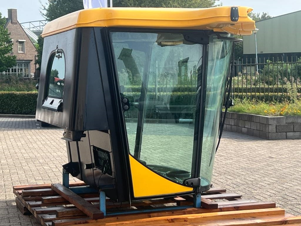 New Holland Cabine - New Holland CR8070, CR8080, CR9070, CR908 - Accesorios para cosechadoras: foto 5 New Holland Cabine - New Holland CR8070, CR8080, CR9070, CR908 - Accesorios para cosechadoras: foto 5