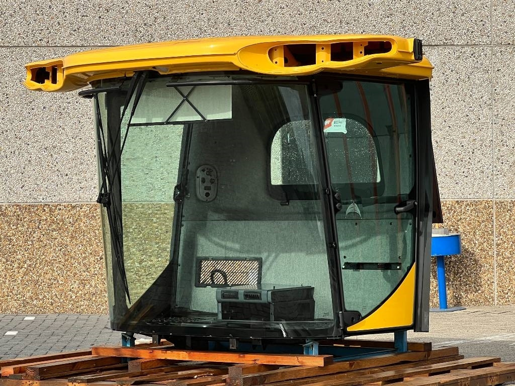 New Holland Cabine - New Holland CR8070, CR8080, CR9070, CR908 - Accesorios para cosechadoras: foto 2 New Holland Cabine - New Holland CR8070, CR8080, CR9070, CR908 - Accesorios para cosechadoras: foto 2