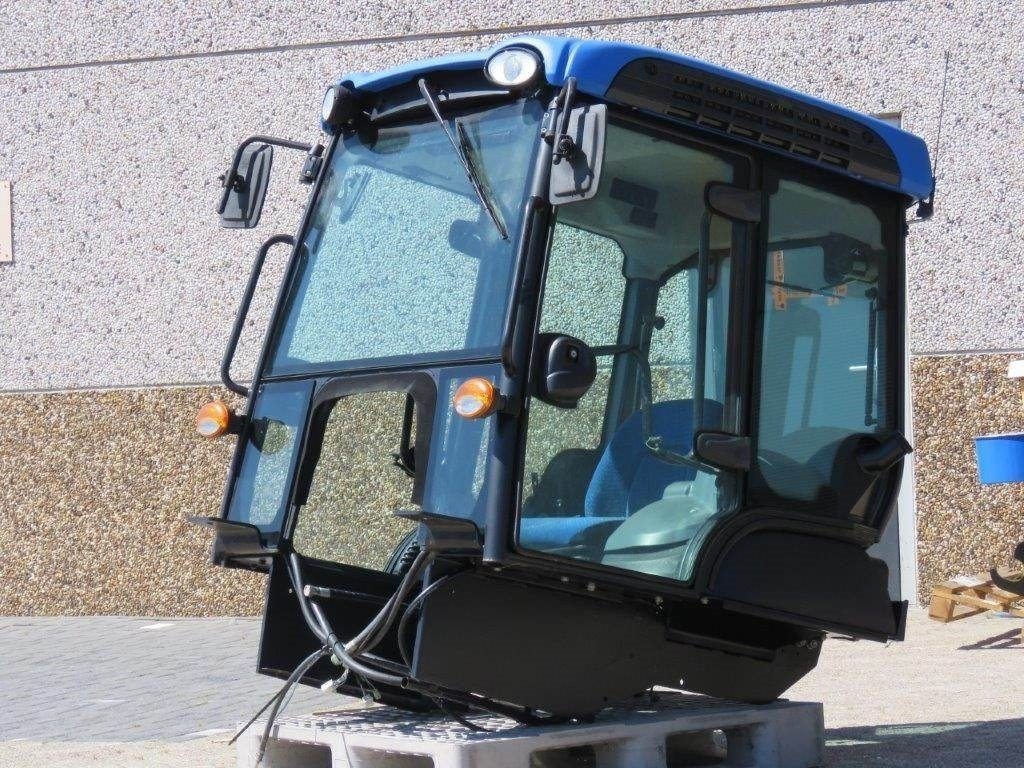 New Holland TK - Cabina para Maquinaria de construcción: foto 2 New Holland TK - Cabina para Maquinaria de construcción: foto 2