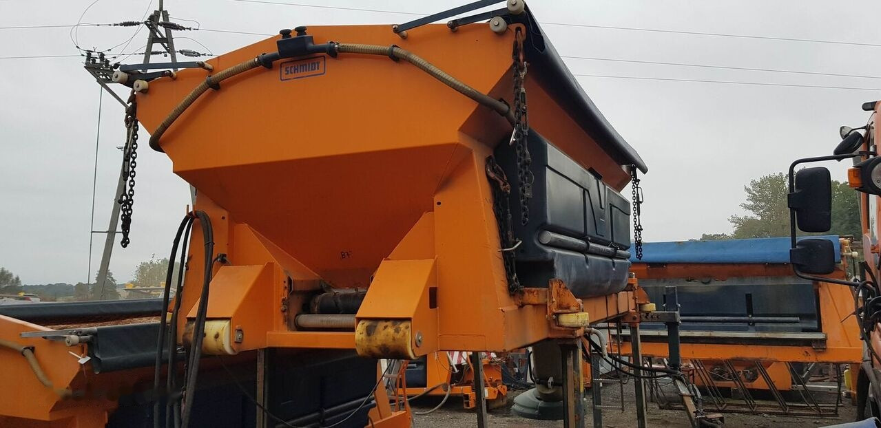 Schmidt Solarko piaskarka SCHMIDT STRATOS 5m3 20 - Esparcidor de sal para Vehículo municipal: foto 4 Schmidt Solarko piaskarka SCHMIDT STRATOS 5m3 20 - Esparcidor de sal para Vehículo municipal: foto 4