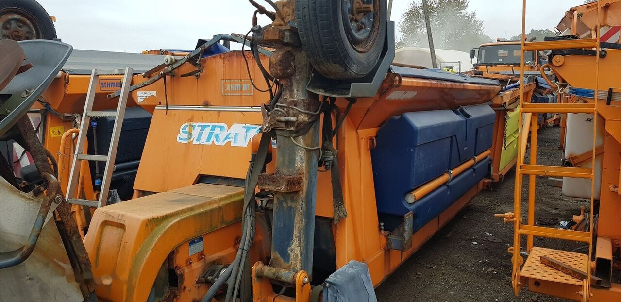 Schmidt Solarko piaskarka SCHMIDT STRATOS 5m3 20 - Esparcidor de sal para Vehículo municipal: foto 5 Schmidt Solarko piaskarka SCHMIDT STRATOS 5m3 20 - Esparcidor de sal para Vehículo municipal: foto 5