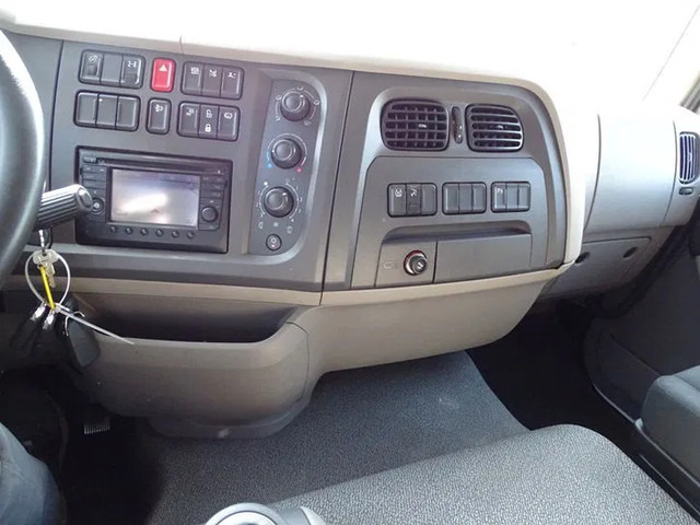 Camión caja cerrada DAF LF 260 16 TON SLEEPER BOX 720X250X244 LBW 1.5 T: foto 8