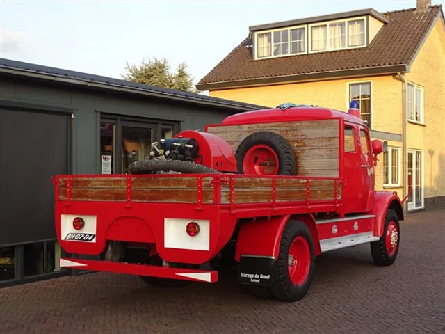 Mercedes-Benz LP 1117 4x4 TURBO Motor Brandweerauto VW motor met Waterpomp in openlaadbak - Camión de bomberos: foto 2 Mercedes-Benz LP 1117 4x4 TURBO Motor Brandweerauto VW motor met Waterpomp in openlaadbak - Camión de bomberos: foto 2