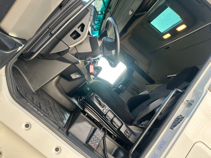 MAN TGX 26.520 6X2-4 LL klima intarder Led - Camión chasis: foto 5 MAN TGX 26.520 6X2-4 LL klima intarder Led - Camión chasis: foto 5