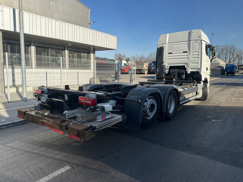 MAN TGX 26.520 6X2-4 LL klima intarder Led - Camión chasis: foto 4 MAN TGX 26.520 6X2-4 LL klima intarder Led - Camión chasis: foto 4