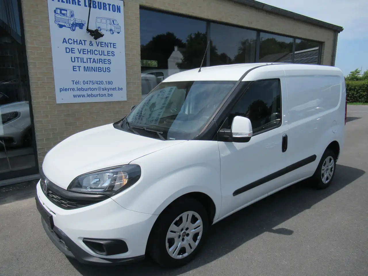 Fiat Doblo 105CV AIRCO,NAVI,CRUISE 9000€+TVA - Furgón: foto 1 Fiat Doblo 105CV AIRCO,NAVI,CRUISE 9000€+TVA - Furgón: foto 1