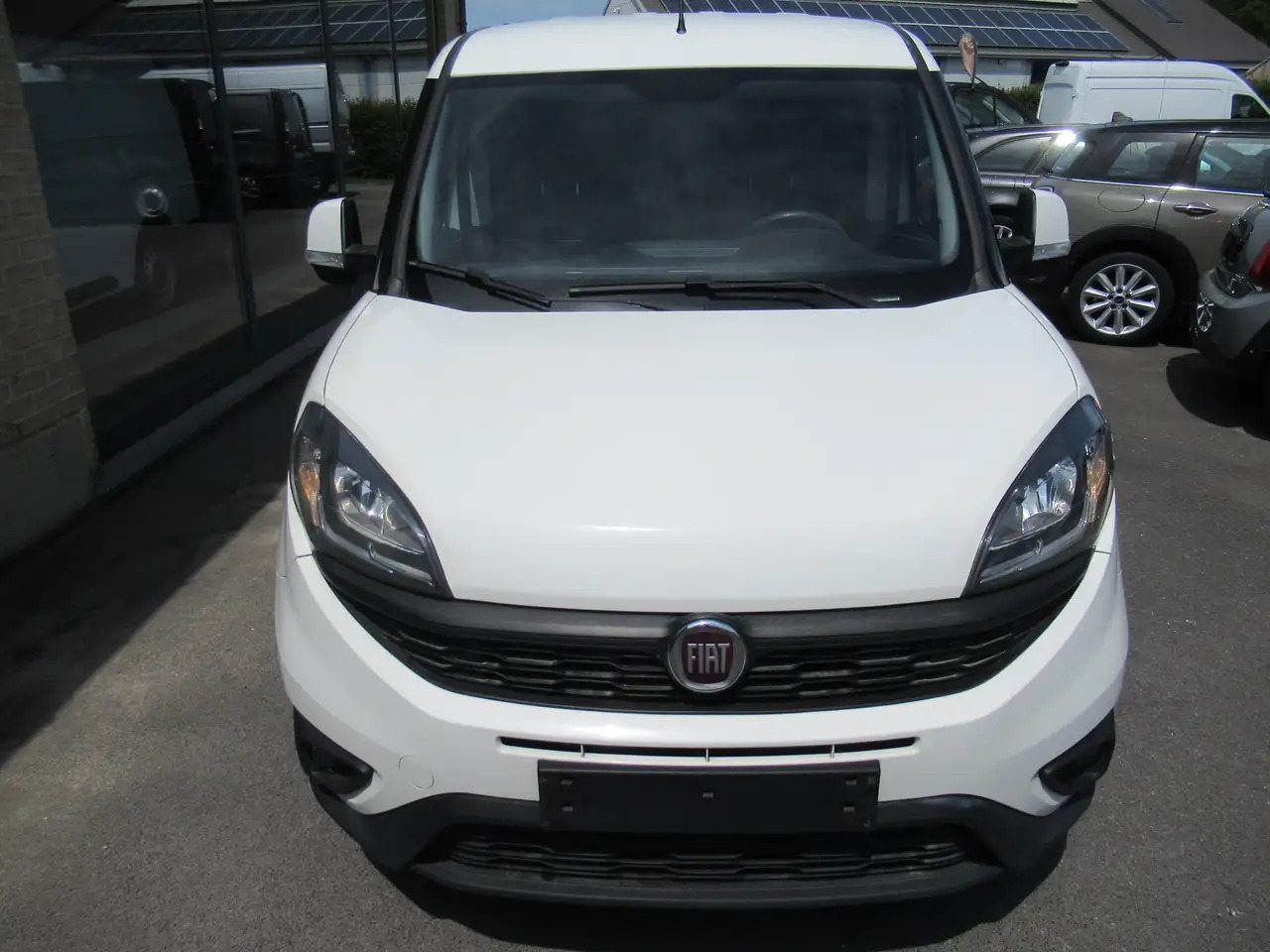 Fiat Doblo 105CV AIRCO,NAVI,CRUISE 9000€+TVA - Furgón: foto 3 Fiat Doblo 105CV AIRCO,NAVI,CRUISE 9000€+TVA - Furgón: foto 3