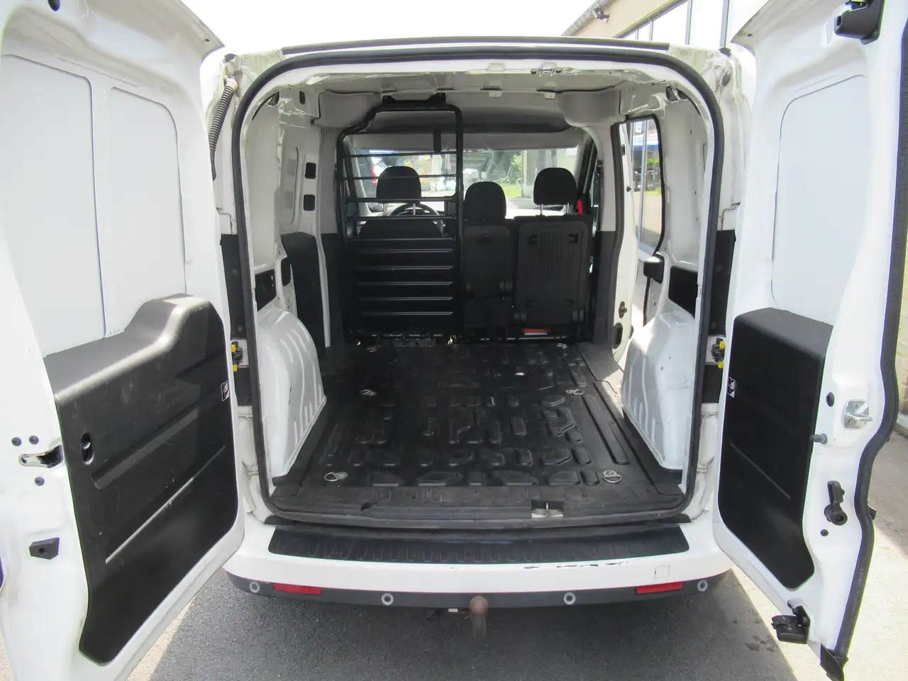 Fiat Doblo 105CV AIRCO,NAVI,CRUISE 9000€+TVA - Furgón: foto 5 Fiat Doblo 105CV AIRCO,NAVI,CRUISE 9000€+TVA - Furgón: foto 5