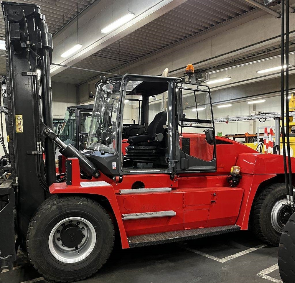 Kalmar DCG120-12 - Carretilla elevadora diésel: foto 1 Kalmar DCG120-12 - Carretilla elevadora diésel: foto 1