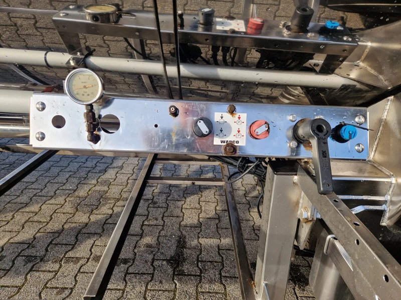 Semirremolque cisterna Feldbinder 38000 liter 3 kamer tankoplegger met CIP Leiding: foto 11