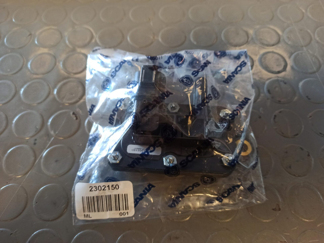 SCANIA DIFFERENTIAL PRESSURE SENSOR - 2302150 - Sensor para Camión: foto 1 SCANIA DIFFERENTIAL PRESSURE SENSOR - 2302150 - Sensor para Camión: foto 1