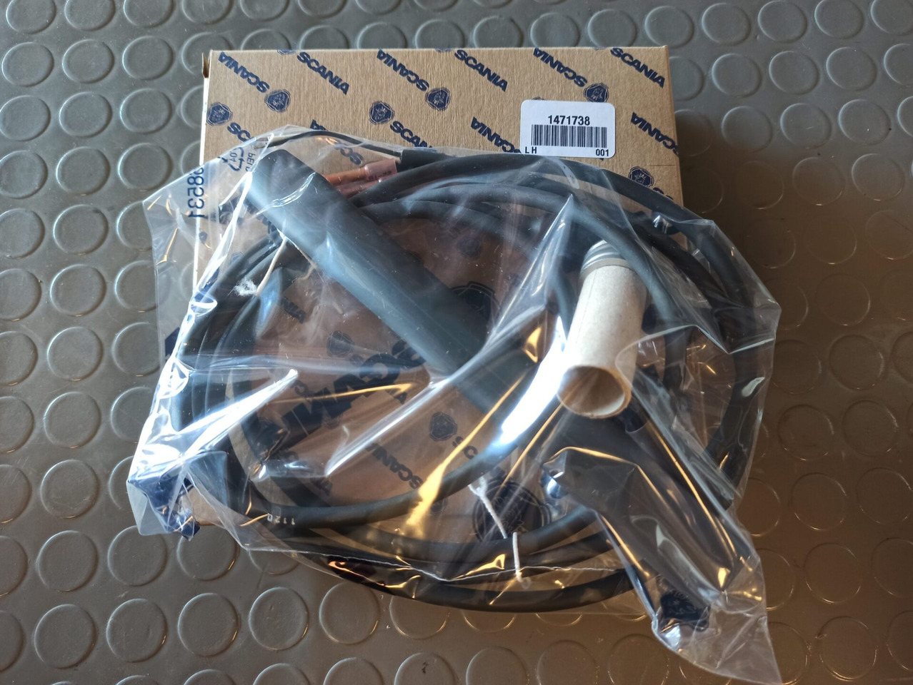 SCANIA ROTATIONAL SPEED SENSOR - 1471738 - Sensor para Camión: foto 1 SCANIA ROTATIONAL SPEED SENSOR - 1471738 - Sensor para Camión: foto 1