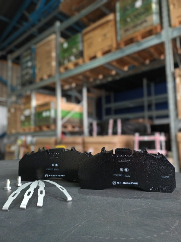 VOLVO BRAKE PAD KIT 23149532 - Pastillas de freno para Camión: foto 3 VOLVO BRAKE PAD KIT 23149532 - Pastillas de freno para Camión: foto 3