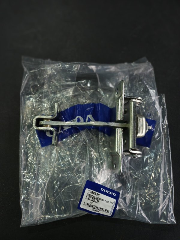 VOLVO DOOR STOP 1062636 - Puerta y piezas para Camión: foto 2 VOLVO DOOR STOP 1062636 - Puerta y piezas para Camión: foto 2