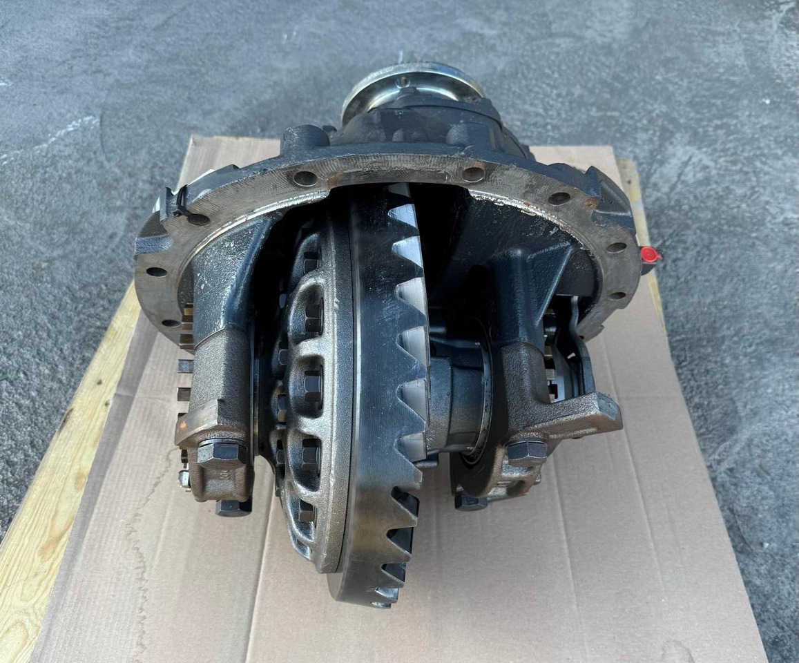 VOLVO Differential Groups 20701332 / 20487379 - Eje y piezas para Camión: foto 2 VOLVO Differential Groups 20701332 / 20487379 - Eje y piezas para Camión: foto 2