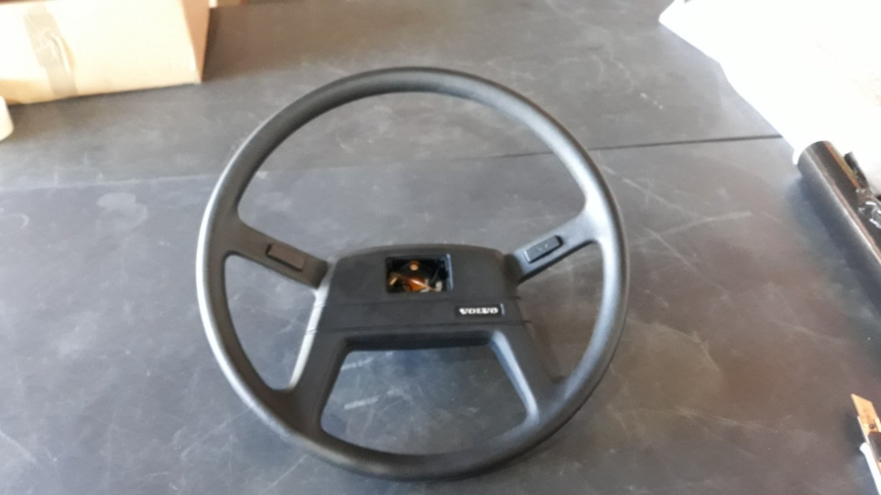 VOLVO STEERING WHEEL - 1607359 - Volante para Camión: foto 1 VOLVO STEERING WHEEL - 1607359 - Volante para Camión: foto 1