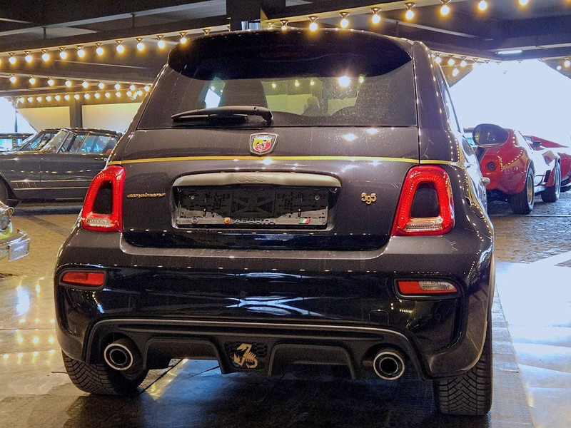 Abarth 595 Scorpioneoro - Sedan: foto 5 Abarth 595 Scorpioneoro - Sedan: foto 5