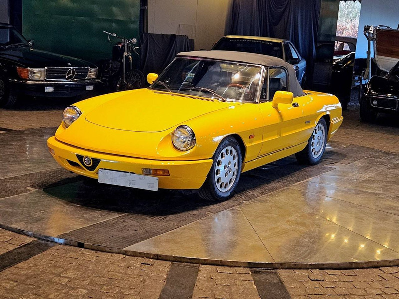 Alfa Romeo Spider (serie 4) _ 2000 - Sedan: foto 1 Alfa Romeo Spider (serie 4) _ 2000 - Sedan: foto 1