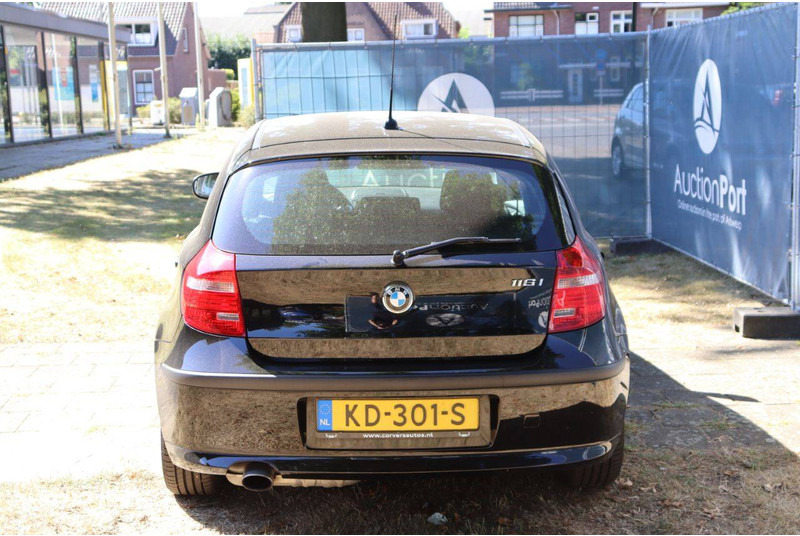 BMW 1 Serie 116i - Sedan: foto 5 BMW 1 Serie 116i - Sedan: foto 5