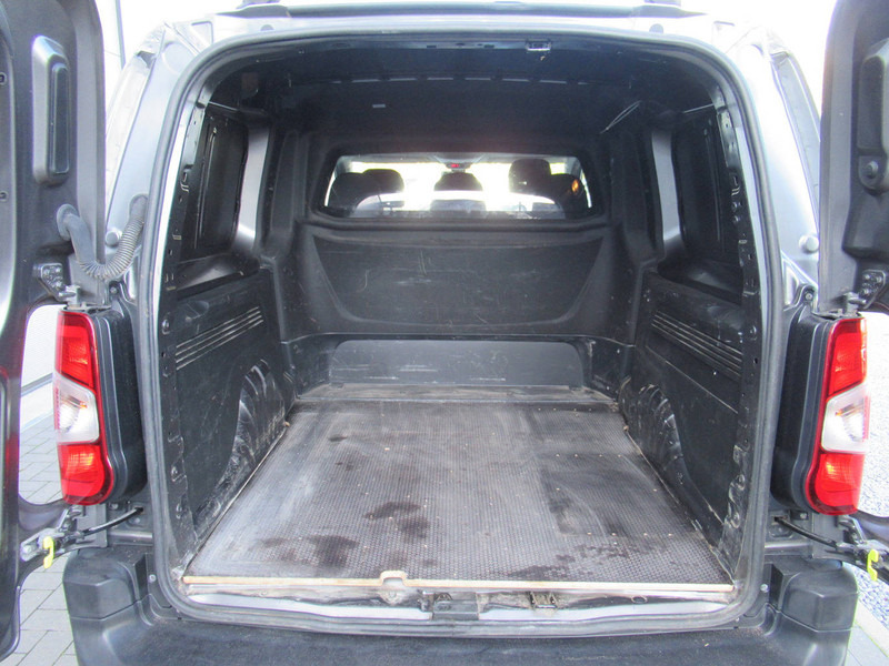 Furgón Citroën Berlingo BlueHDi Automatic: foto 19