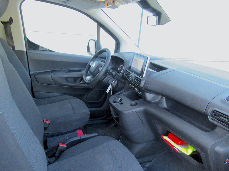 Furgón Citroën Berlingo BlueHDi Automatic: foto 16
