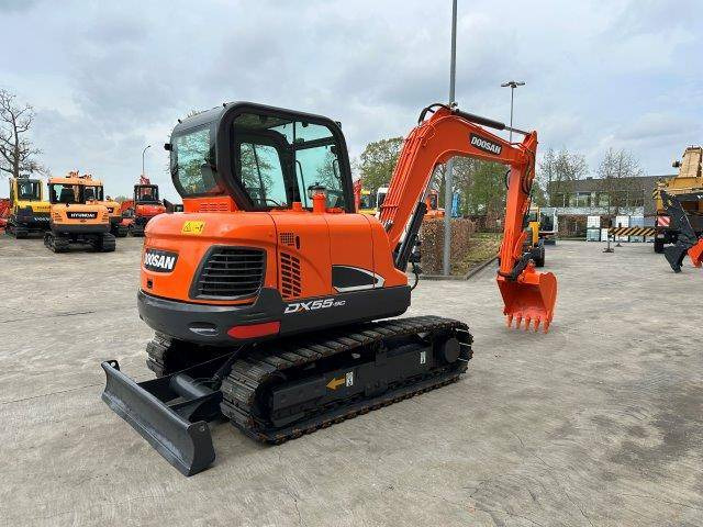 Doosan DX55-9C - Excavadora de cadenas: foto 4 Doosan DX55-9C - Excavadora de cadenas: foto 4
