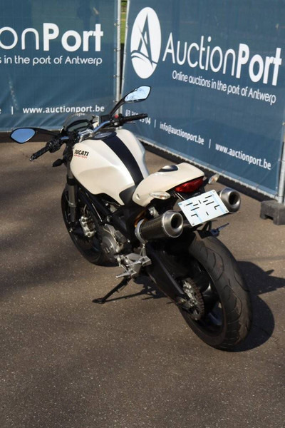 Ducati MONSTER 696 - Motocicleta: foto 4 Ducati MONSTER 696 - Motocicleta: foto 4