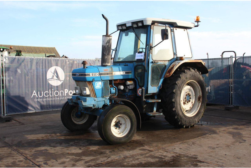 Tractor Ford 5110: foto 8