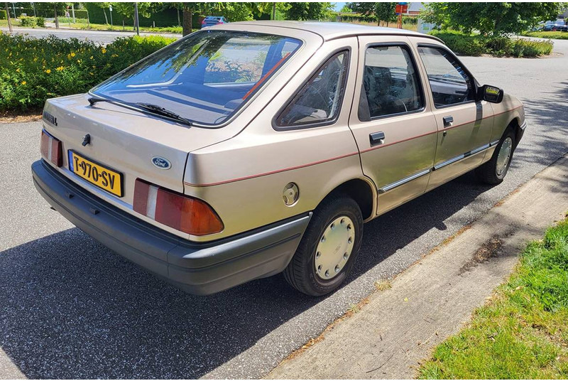Ford Sierra 1.3 - Sedan: foto 4 Ford Sierra 1.3 - Sedan: foto 4