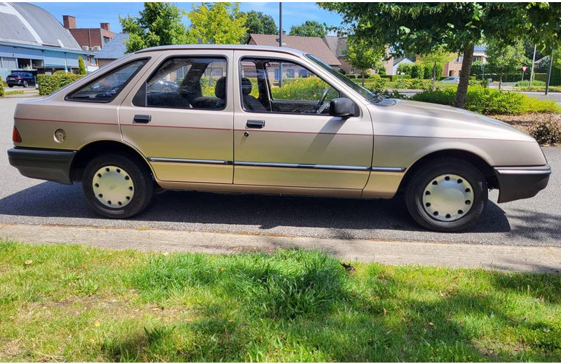 Ford Sierra 1.3 - Sedan: foto 3 Ford Sierra 1.3 - Sedan: foto 3