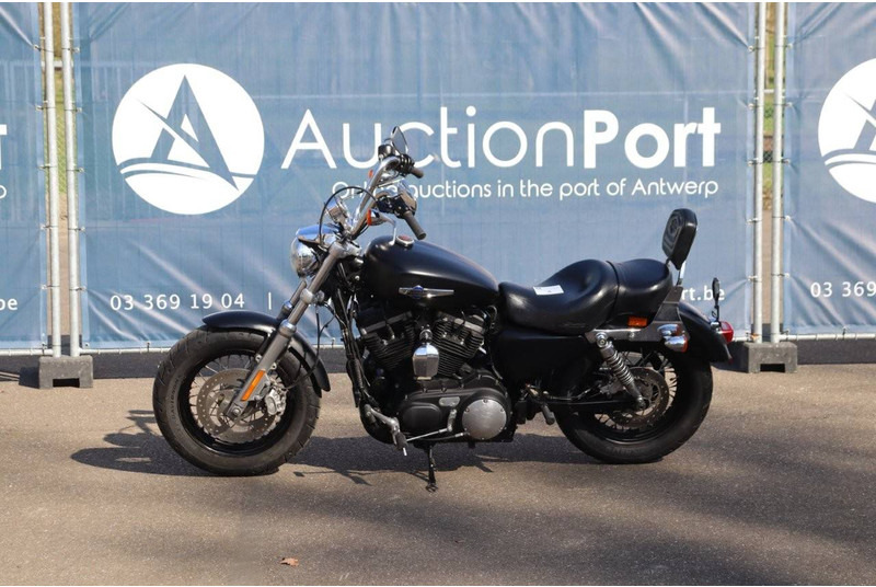 Harley-Davidson SPORTSTER XL1200 CUSTOM - Motocicleta: foto 1 Harley-Davidson SPORTSTER XL1200 CUSTOM - Motocicleta: foto 1