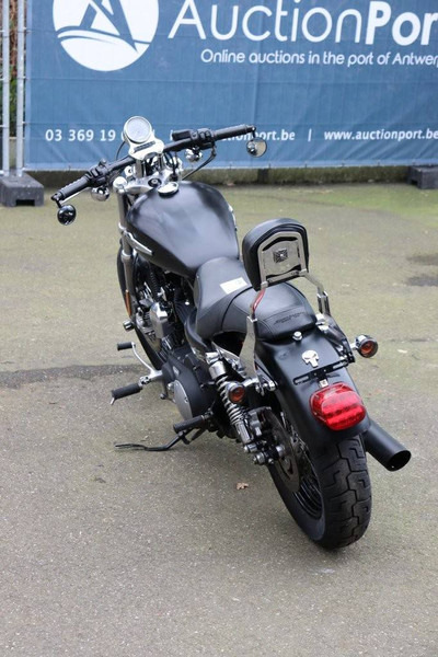 Harley-Davidson Sporster XL1200 Custom - Motocicleta: foto 5 Harley-Davidson Sporster XL1200 Custom - Motocicleta: foto 5