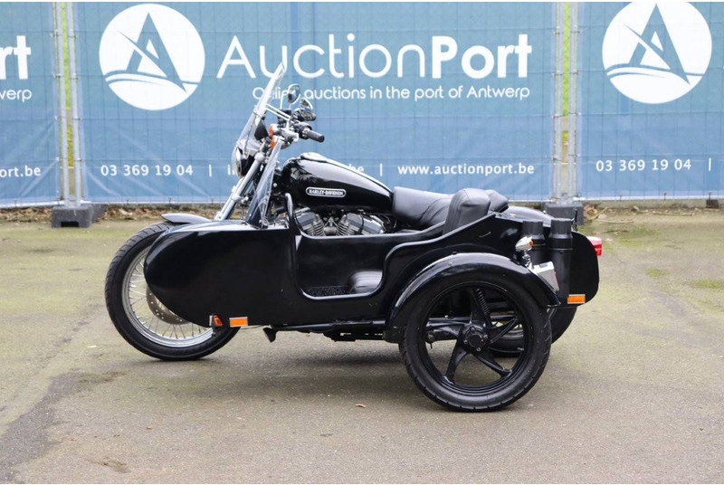 Harley-Davidson Sporster XL883 - Motocicleta: foto 2 Harley-Davidson Sporster XL883 - Motocicleta: foto 2