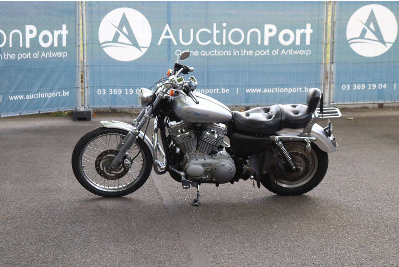 Harley-Davidson Sportster XL 883 - Motocicleta: foto 1 Harley-Davidson Sportster XL 883 - Motocicleta: foto 1