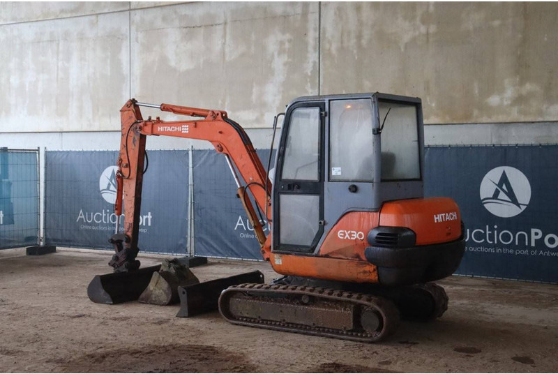 Hitachi EX30-2 - Excavadora de cadenas: foto 3 Hitachi EX30-2 - Excavadora de cadenas: foto 3